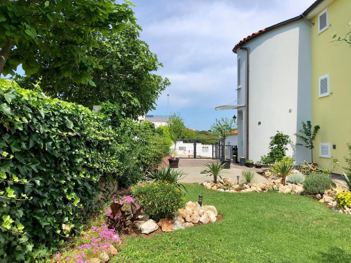Goldfinch Estate Lägenhet Banjole Exteriör bild