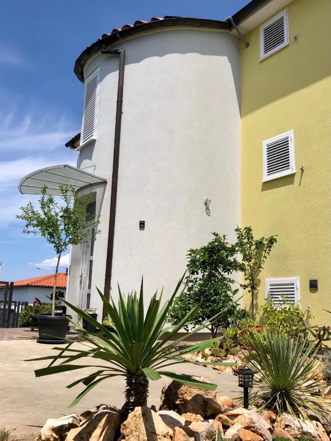 Goldfinch Estate Lägenhet Banjole Exteriör bild